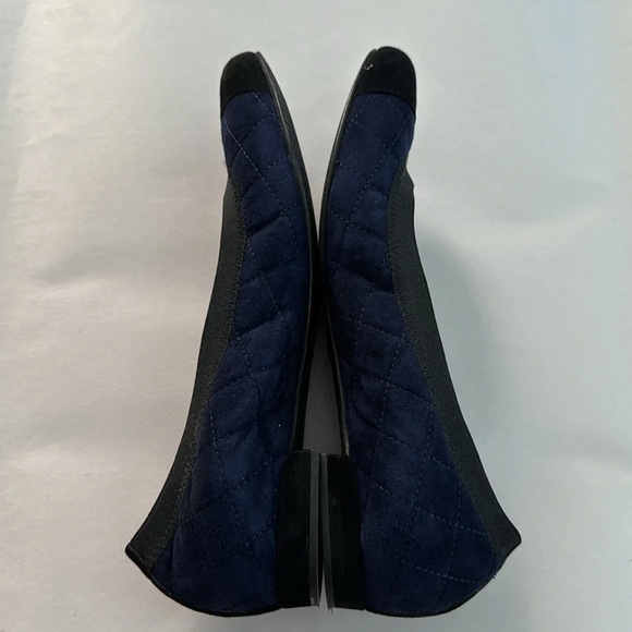 Stuart Weitzman Quilted Suede Ballet flats round toe navy black Size 7 1/2 - Picture 9 of 12